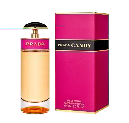 Con un aplicador exquisito, refinado este perfume es perfecto para demostrar elegancia. 