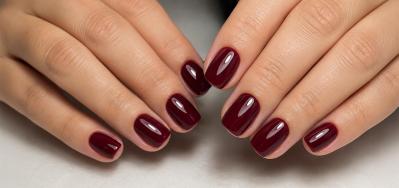 Tendencias en uñas otoño-invierno 2026: colores y diseños claves