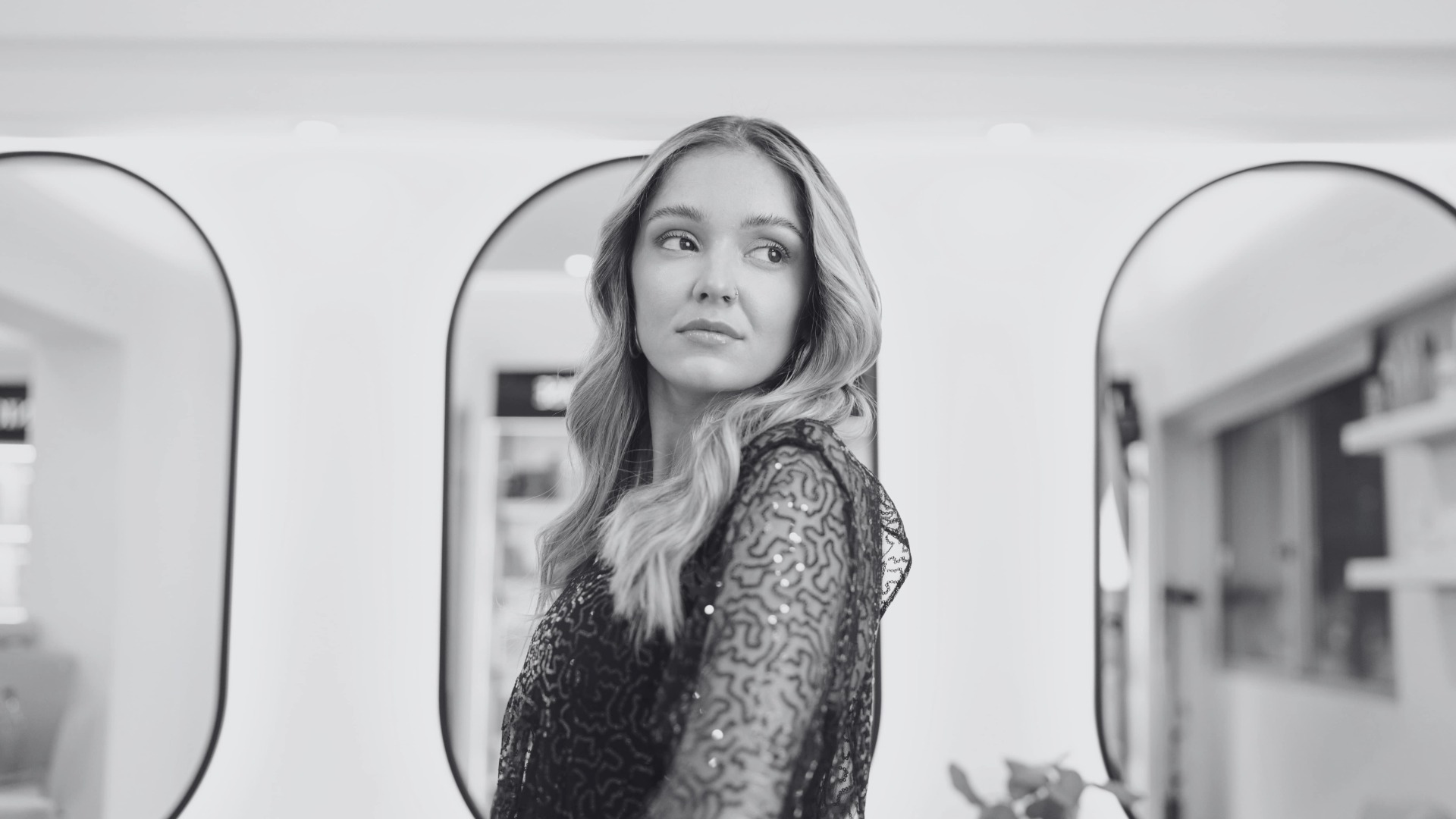 Concepto OM - Salón de belleza y tratamientos capilares